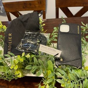 Bandolier iPhone 12 Pro Max- gold studs